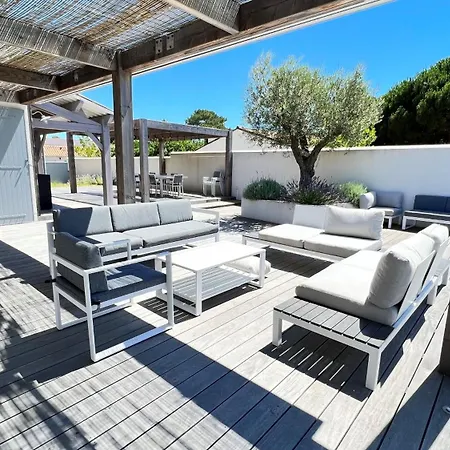 Superbe Entierement Renovee Avec Piscine A Proximite De La *