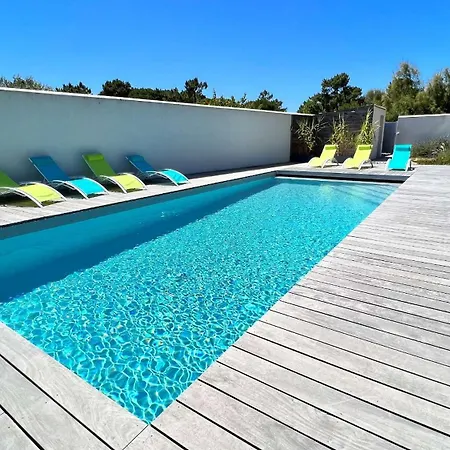 Superbe Entierement Renovee Avec Piscine A Proximite De La Plage *